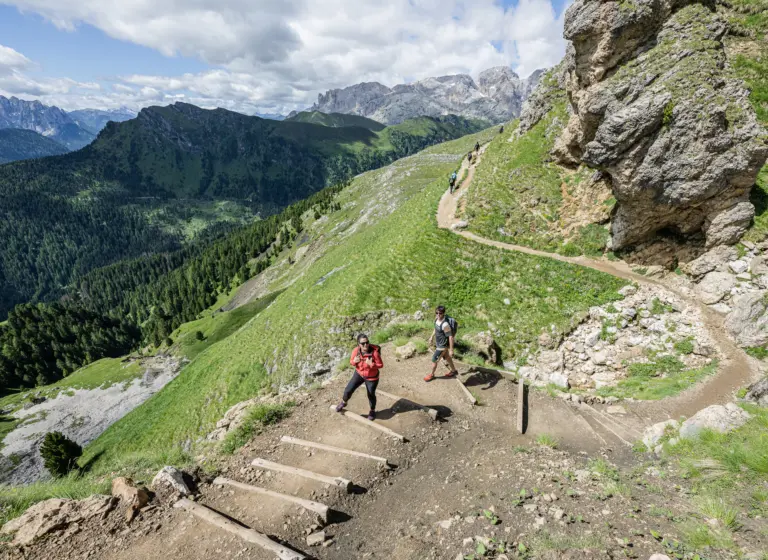 Weg zwischen Seiser Alm und Sellajoch